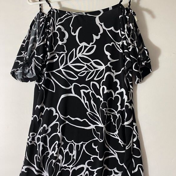 Charlotte Russe Tops - Charlotte Russe Black and White Top S